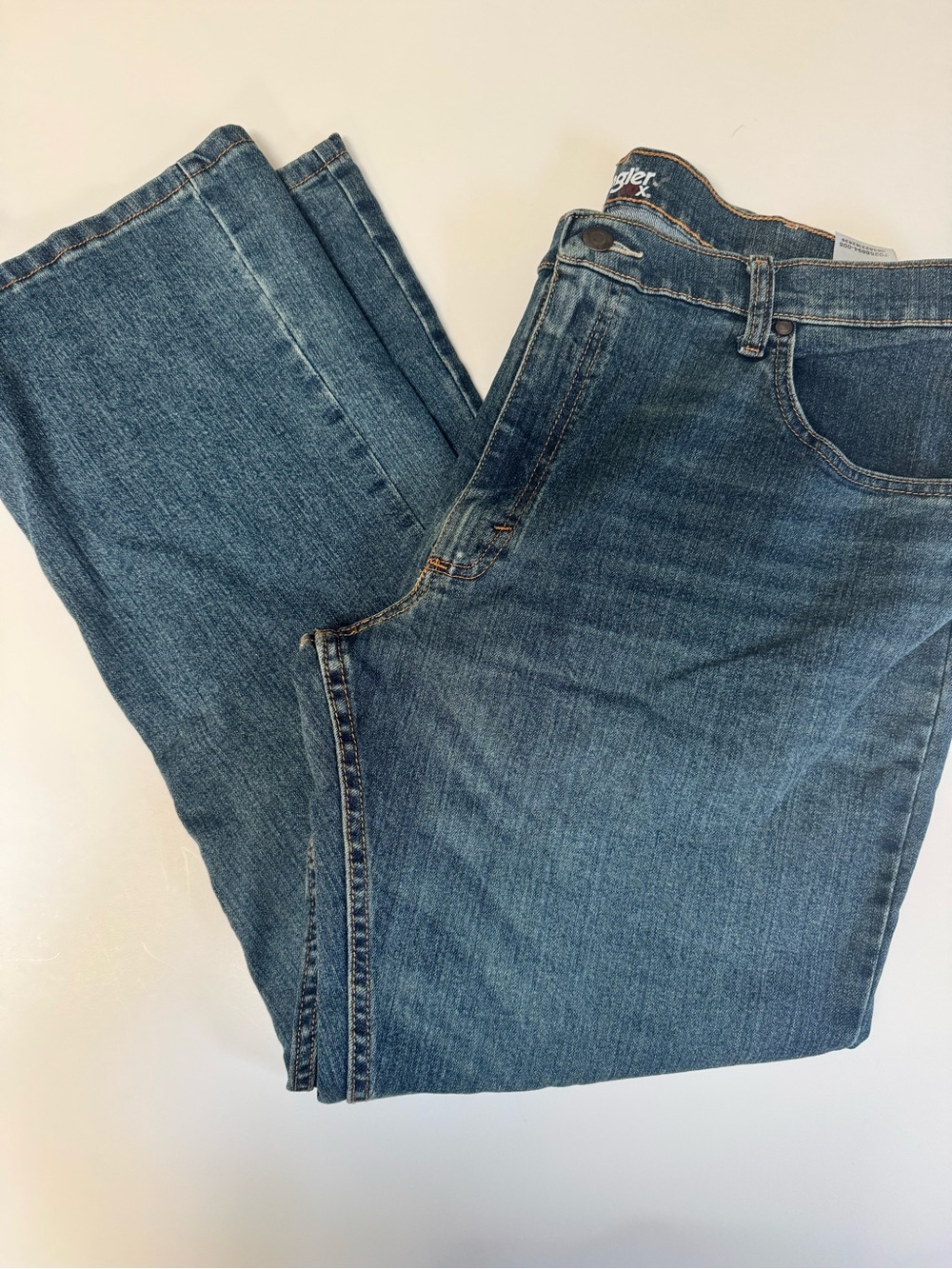NWT! Wrangler 20x Competition Men’s Jeans. Size 38x30. Regular Fit. Med Wash